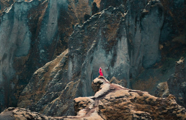 Elizabeth Gadd Takes Amazing Self-Portraits in Remote Landscapes