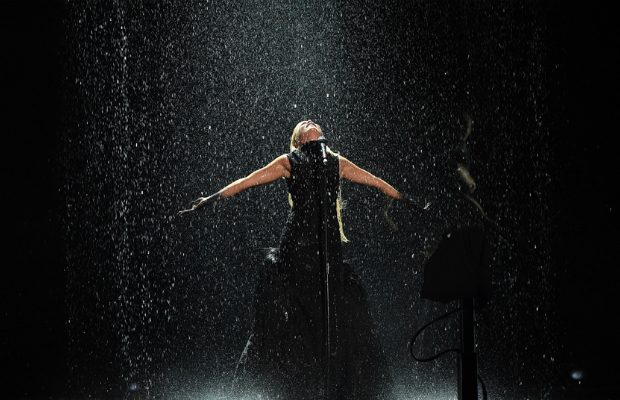 Brit Awards 2015: Red Carpet and Show Highlights