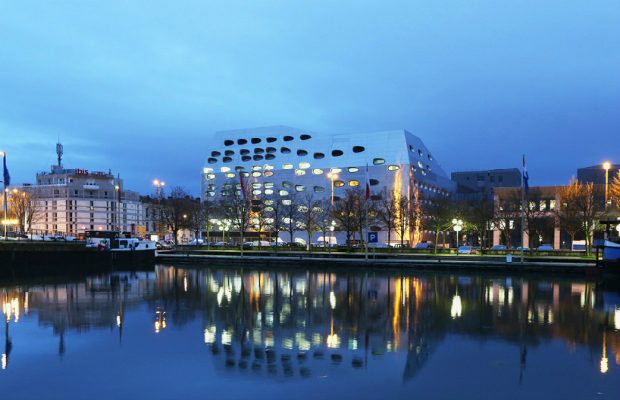 Anne Démians Oblong windows building in Nancy