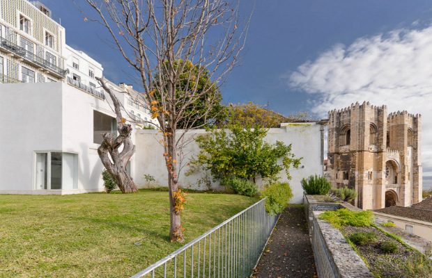 Manuel Aires Mateus 18th-century Lisbon townhouse renovation
