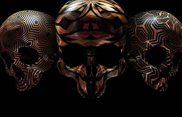 billelis-engraves-beautiful-skulls-covered-with-ancient-and-contemporary-patterns00010