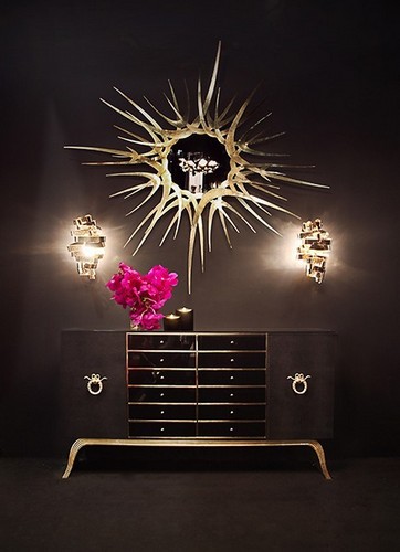 From illuminating dark corners to adding elegance and drama to an area to creating the illusion of space, mirror have a huge importance.