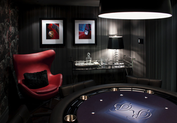 Purple-Poker-table
