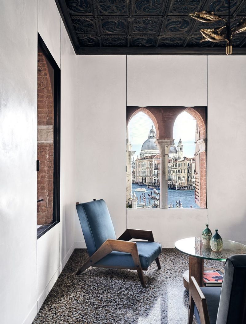 Jacques Grange Restores Venice Apartment With Picture-Postcard Views (6)